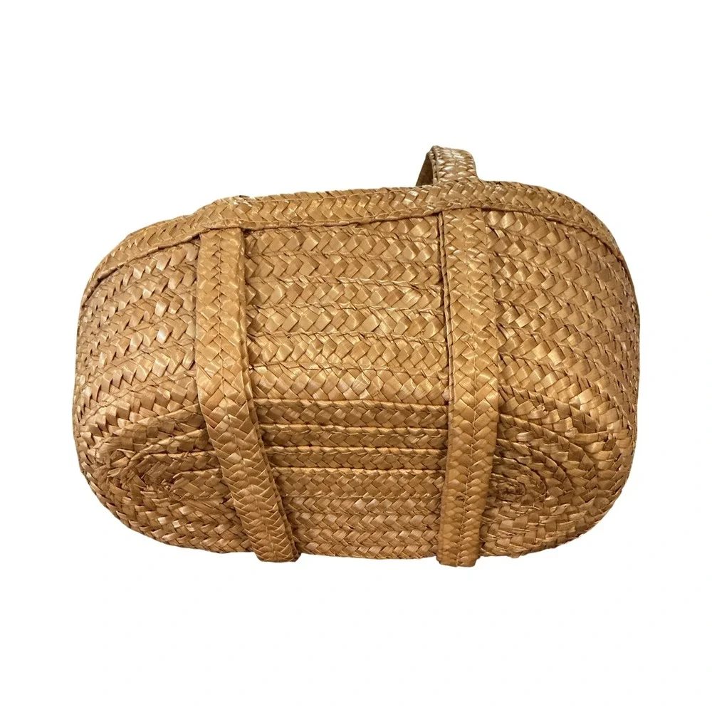 Unbranded vintage hand